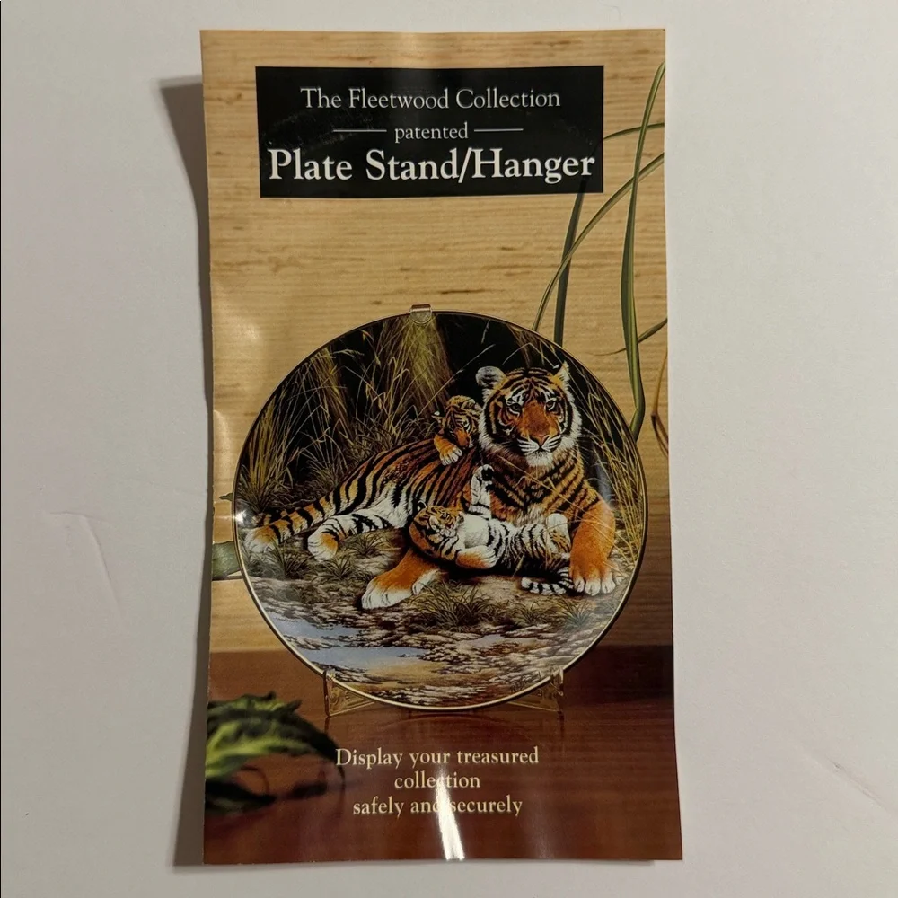 Vintage. FLEETWOOD Collection. Endangered Kingdom. PEACEFUL WORLD. Plate A 7640